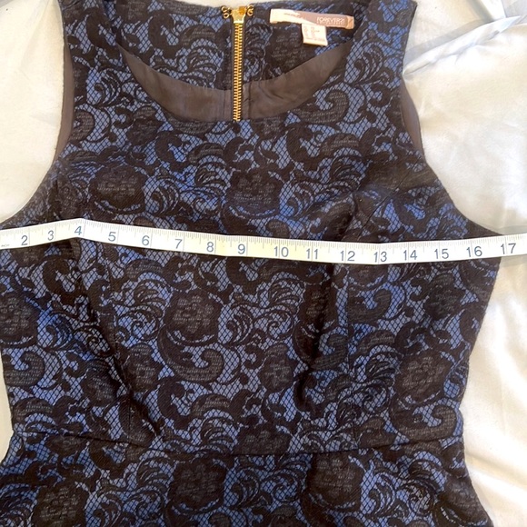 💙NWOT Beautiful Forever 21 Contemporary Black & Blue Lace Dress in Size XS - Picture 5 of 9